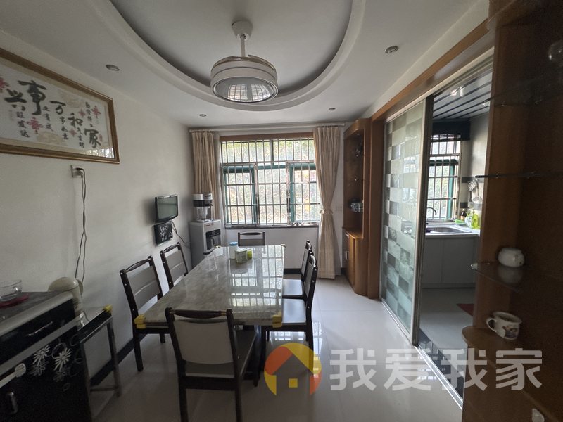 南昌我爱我家江铃景泰花园 南北通透，采光好 装修好，环镜优美 近地铁 视野好，诚心出售