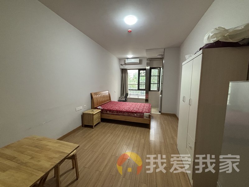 南昌我爱我家万科金色名郡 南北通透，采光好 装修好，环镜优美 近地铁 视野好，诚心出售