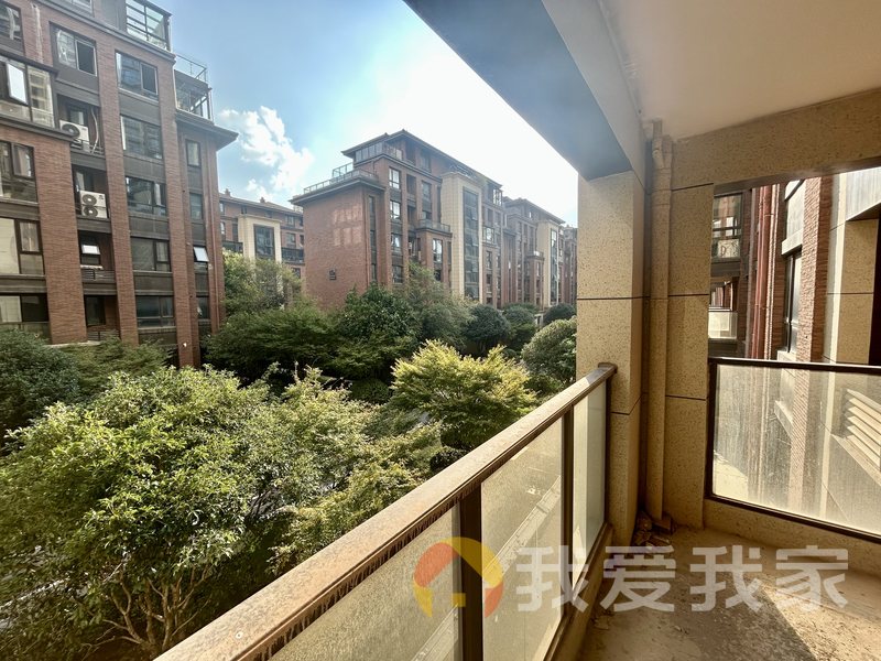 南昌我爱我家新力龙湾一期 南北通透，采光好 视野好，诚心出售