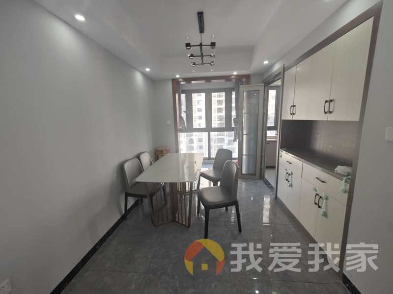 南昌我爱我家新建城B4区 南北通透，采光好 装修好，环镜优美 近地铁 中间楼层