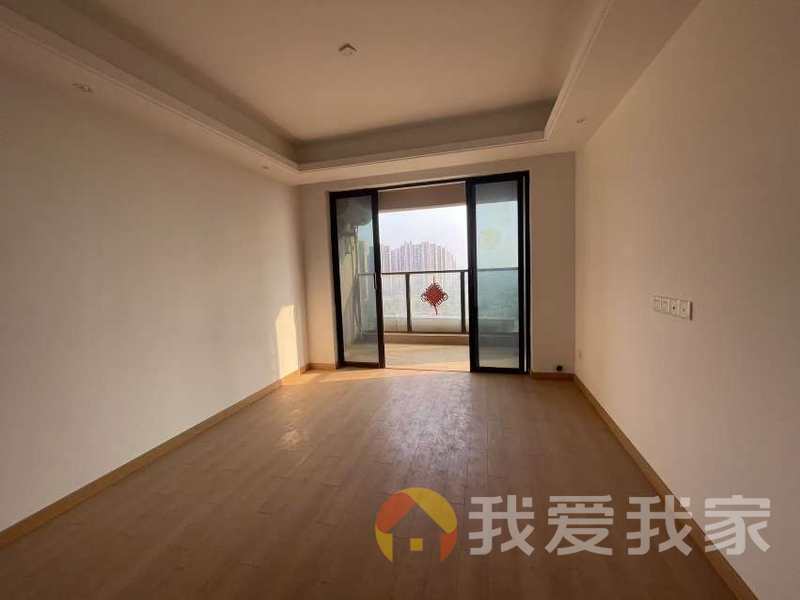 南昌我爱我家新力龙湾三期 南北通透，采光好 装修好，环镜优美 中间楼层