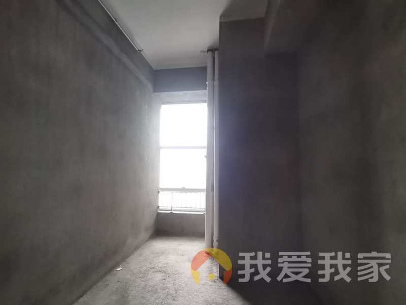 南昌我爱我家青花东岸 南北通透，采光好 视野好，诚心出售