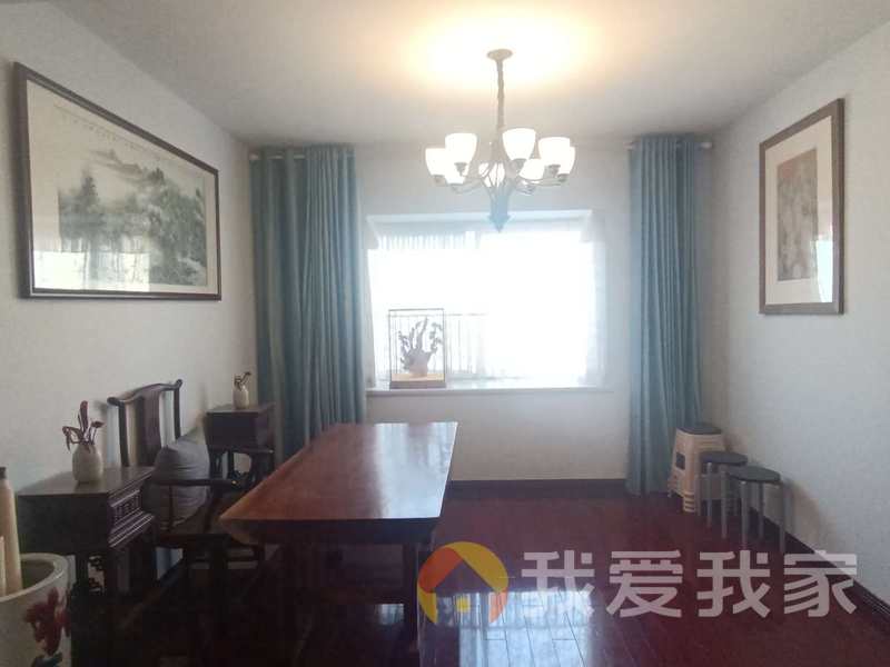 南昌我爱我家高校住宅小区 南北通透，采光好 装修好，环镜优美 中间楼层