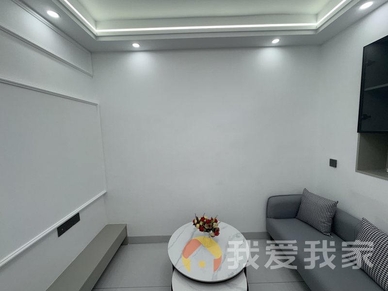 南昌我爱我家井冈山大道 南北通透，采光好 装修好，环镜优美 视野好，诚心出售