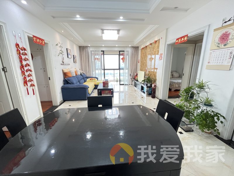 南昌我爱我家正荣御品 南北通透，采光好 装修好，环镜优美 中间楼层