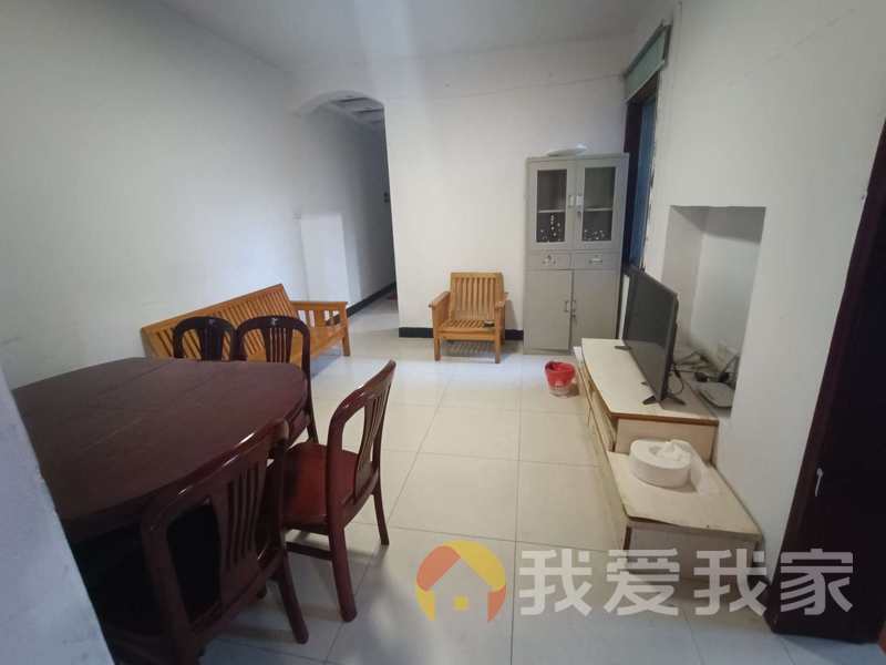 南昌我爱我家京东小区C区 南北通透，采光好 装修好，环镜优美 近地铁 周边匹套完善，，出行方便