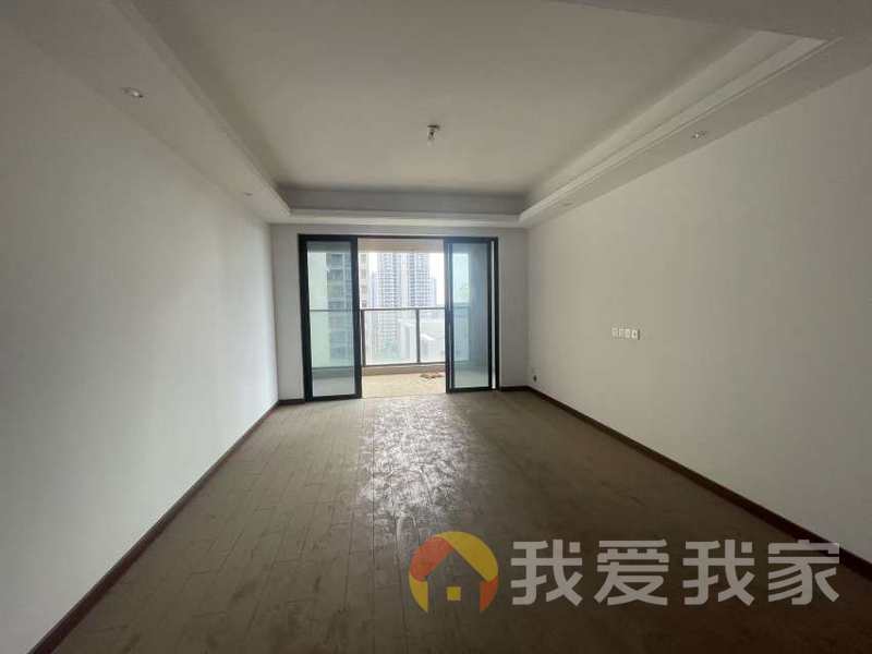 南昌我爱我家新力龙湾一期 南北通透，采光好 装修好，环镜优美 中间楼层