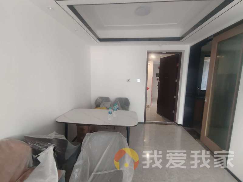 南昌我爱我家红星中奥广场 南北通透，采光好 装修好，环镜优美 中间楼层