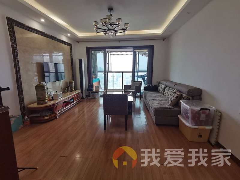 南昌我爱我家满五年唯一，南北通透，拎包入住，环境优美；采光好；舒适度高