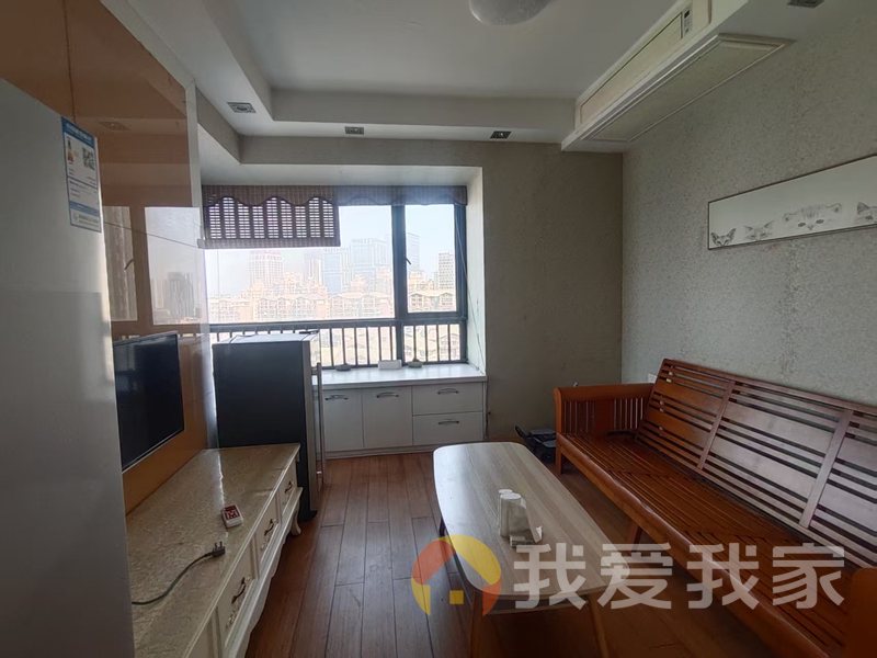 南昌我爱我家世纪中央城 南北通透，采光好 装修好，环镜优美 近地铁 中间楼层