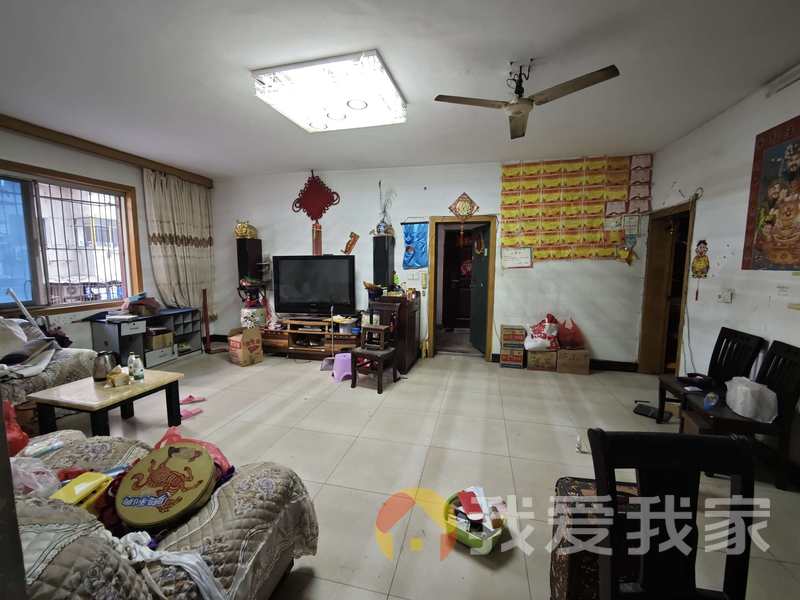 南昌我爱我家振中小区（滕阁花园小区） 南北通透，采光好 装修好，环镜优美 视野好，诚心出售