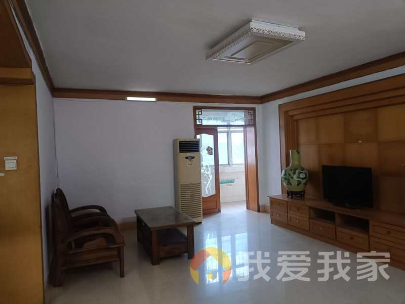 江山花园 南北通透，采光好 装修好，环镜优美 近地铁 中间楼层