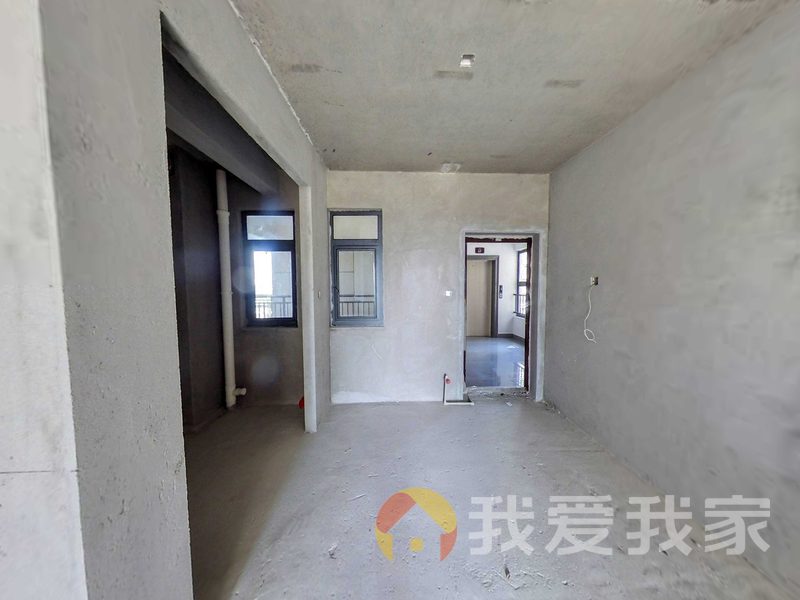 亚琦城央尊品 南北通透，采光好 周边匹套完善，，出行方便