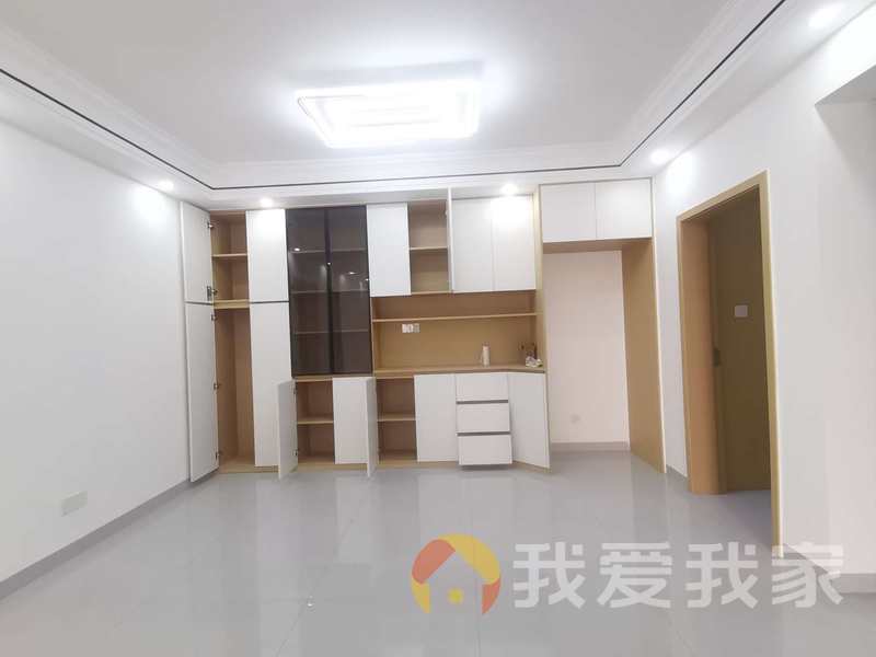 铭威铜锣湾广场 户型方正，采光好 装修好，环镜优美 中间楼层