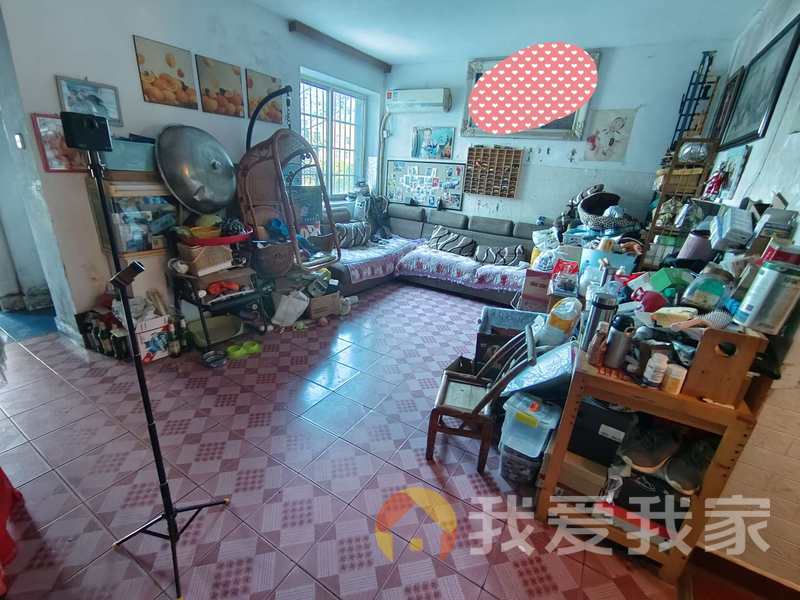 江山花园 户型方正，采光好 装修好，环镜优美 近地铁 视野好，诚心出售