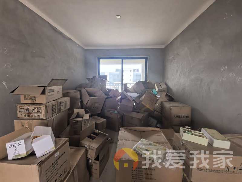 南部美的城 户型方正，采光好 视野好，诚心出售