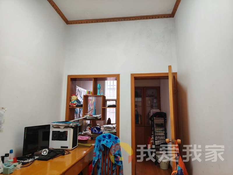 广场南路23号外贸宿舍 户型方正，采光好 装修好，环镜优美 近地铁 视野好，诚心出售