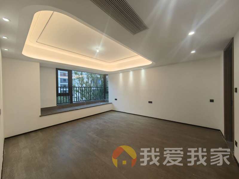 保利琅悦 户型方正，采光好 装修好，环镜优美 周边匹套完善，，出行方便