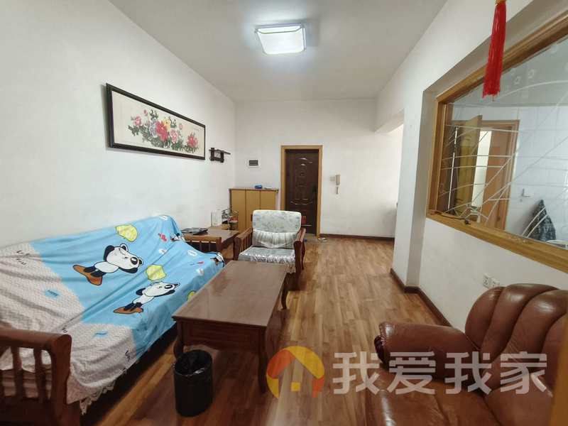 广场南路23号外贸宿舍 户型方正，采光好 装修好，环镜优美 近地铁 视野好，诚心出售