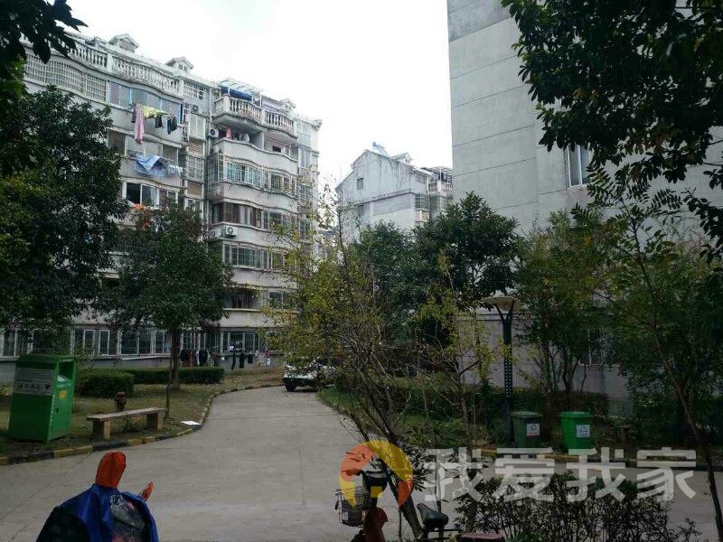 大润发正对面,京东学校旁,京东嘉苑两房两厅,拎包入住