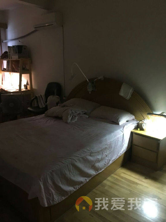 荣昌小区 南北通透，采光好 装修好，环镜优美 近地铁 视野好，诚心出售